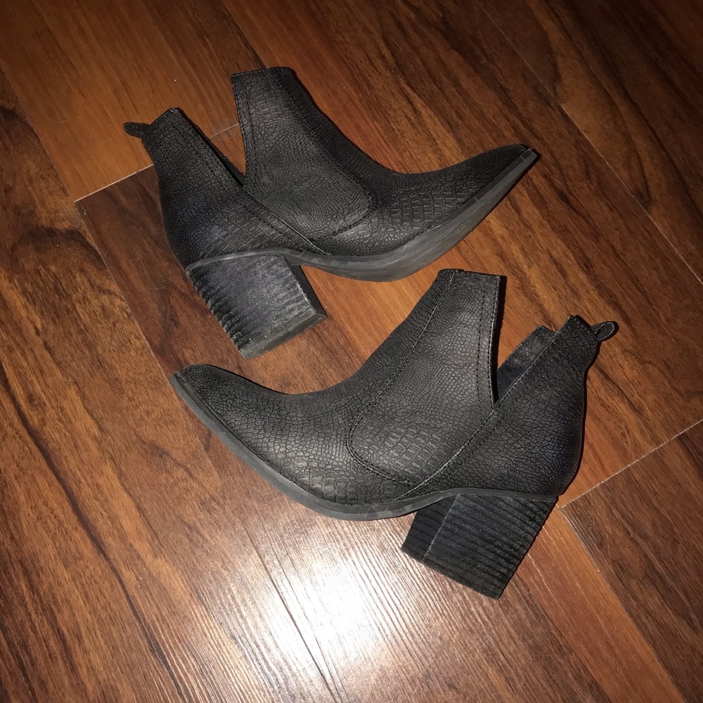✨PERFECT BLACK BOOTIES✨ - Picture 5 of 6